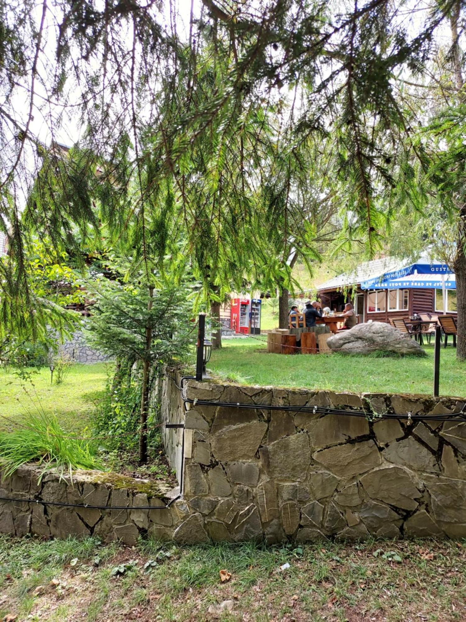 Pensiunea La Taverna Traisteni Exterior photo